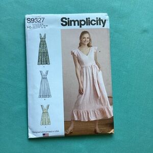 Simplicity S9327 Dress Plunging Neckline Sleeve and Flounce variations